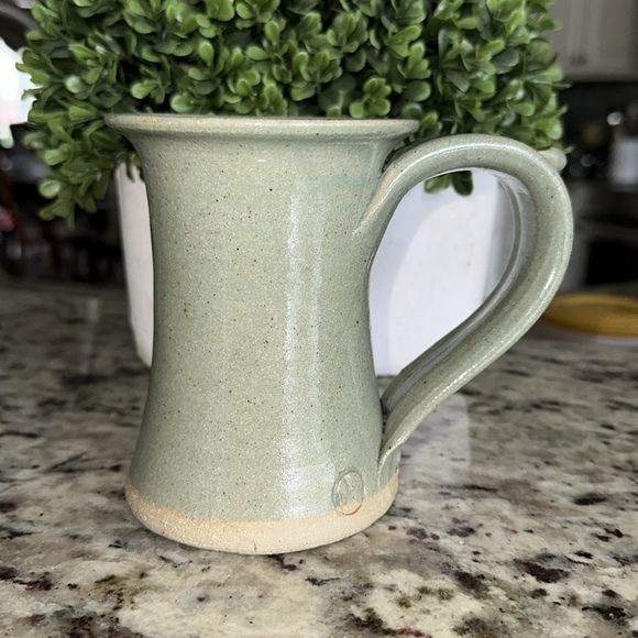 Handmade Pottery Coffee Cup With Turtle on side 12 oz cup 💚💚 - Picture 4 of 6